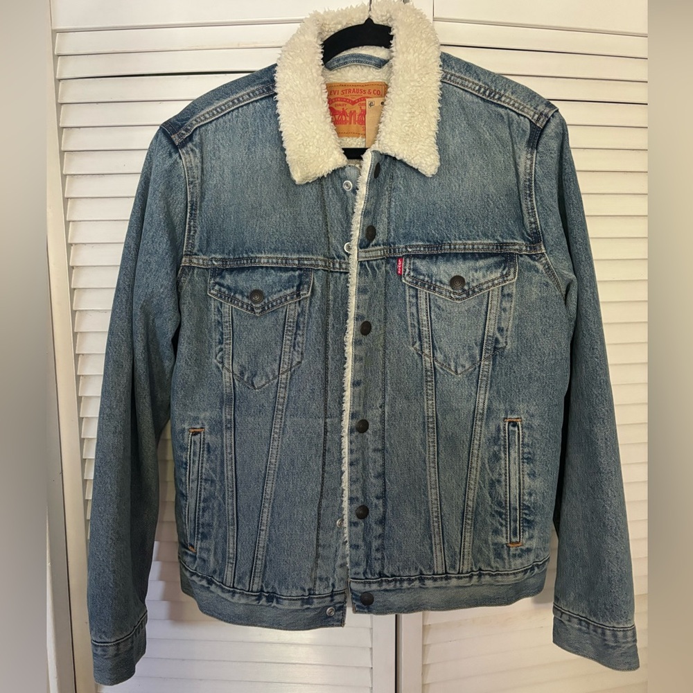 Levi’s Men's Relaxed Fit Sherpa Trucker Jacket